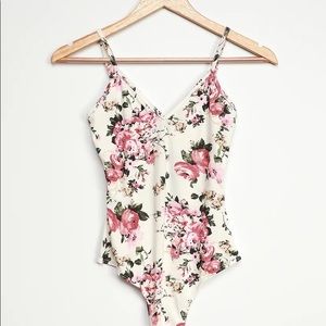 Lulus Flower Factor White Floral Print V-Neck Bodysuit NWOT!